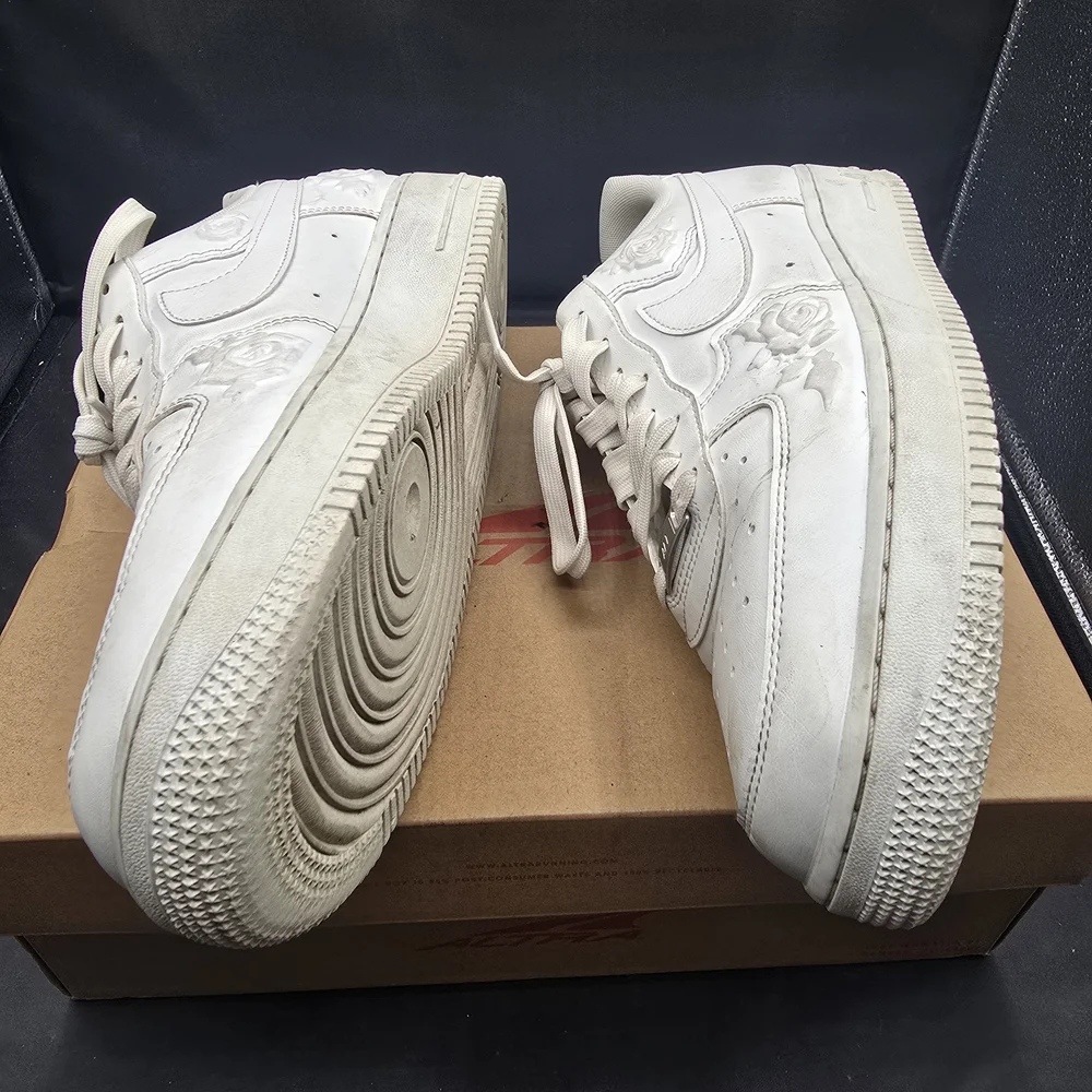 Nike‎ White Mesh Sneakers